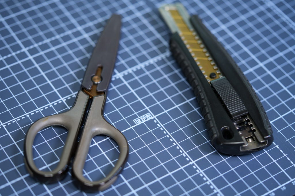 ハサミとカッター